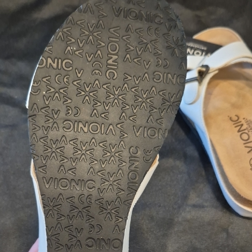 Vionic Women's Danette White Slide Wedgewith Orthoheel Technology Sandals - Picture 7 of 10